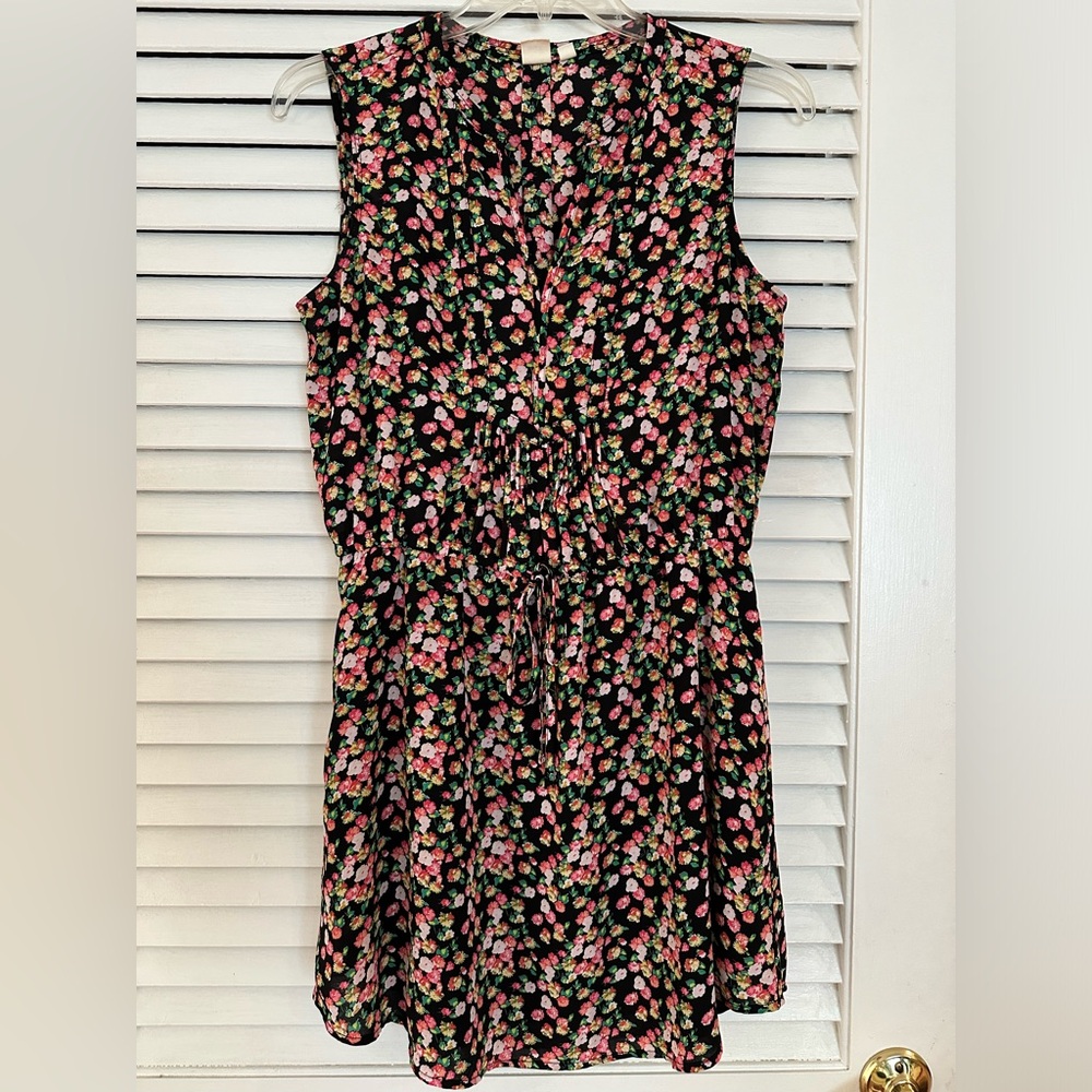 GAP floral print dress. Size: M.